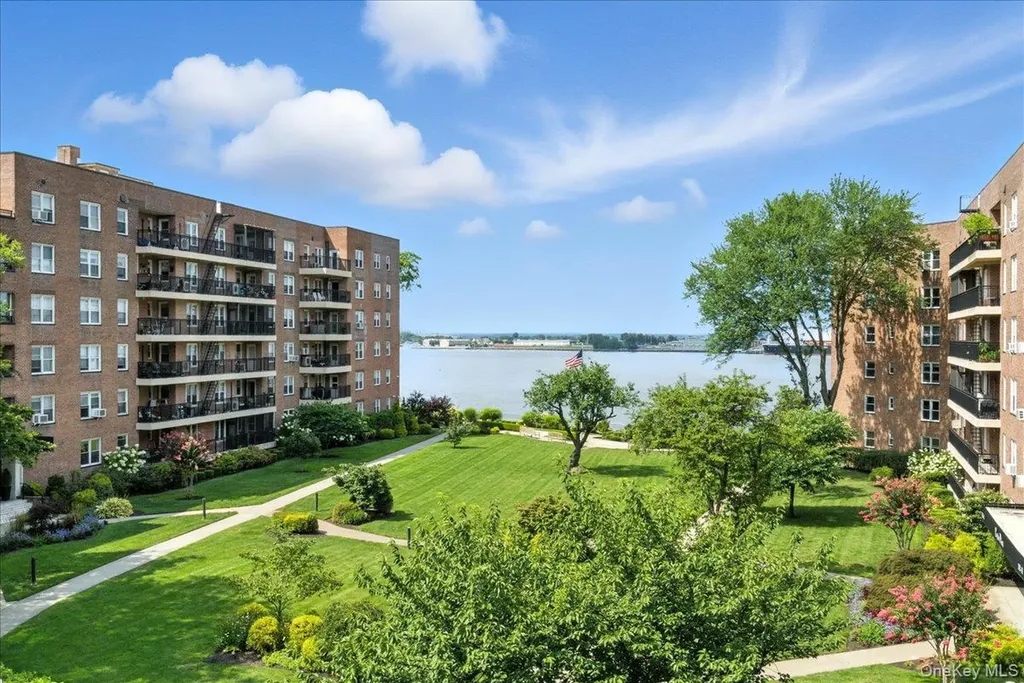 162-41 Powells Cove Boulevard Beechhurst NY 11357
