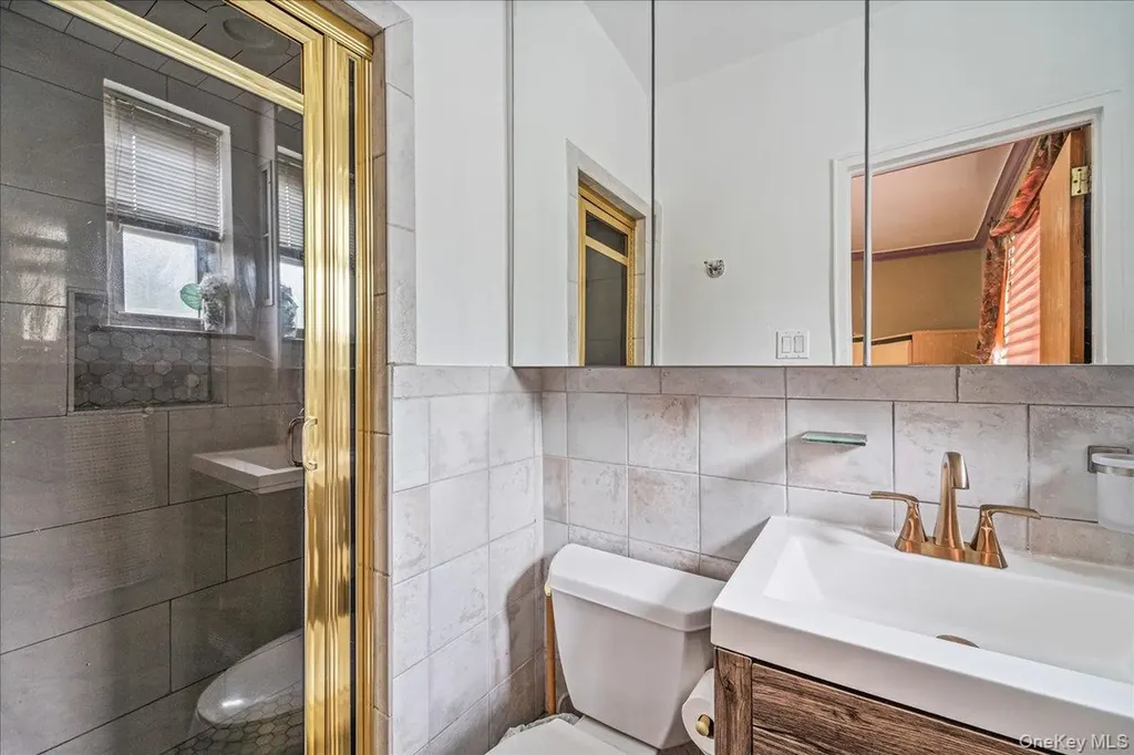 162-41 Powells Cove Boulevard Beechhurst NY 11357