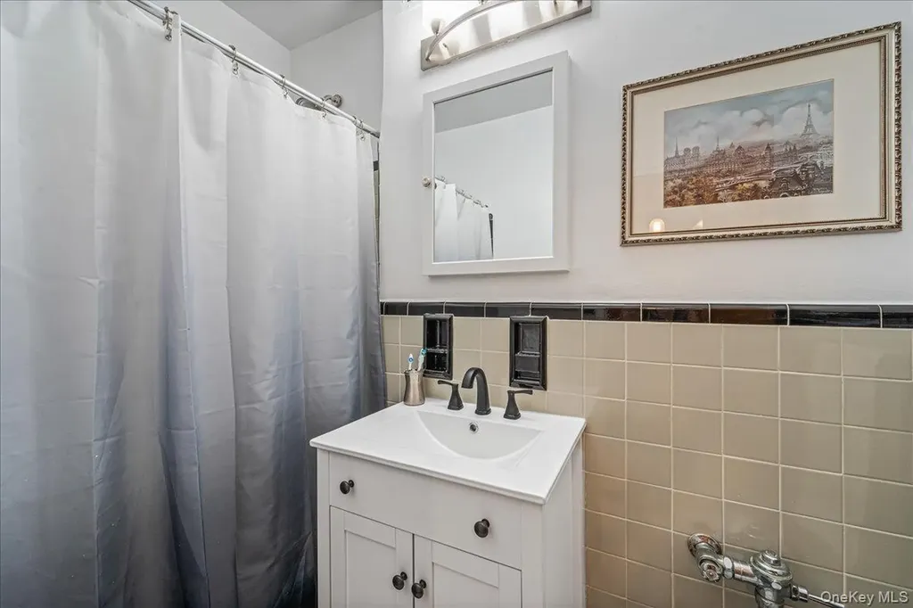 162-41 Powells Cove Boulevard Beechhurst NY 11357