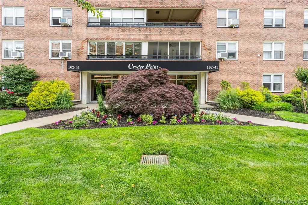 162-41 Powells Cove Boulevard Beechhurst NY 11357