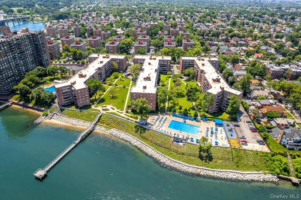 162-41 Powells Cove Boulevard Beechhurst NY 11357