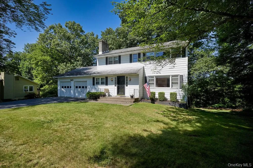 152 Bart Drive Poughkeepsie NY 12603