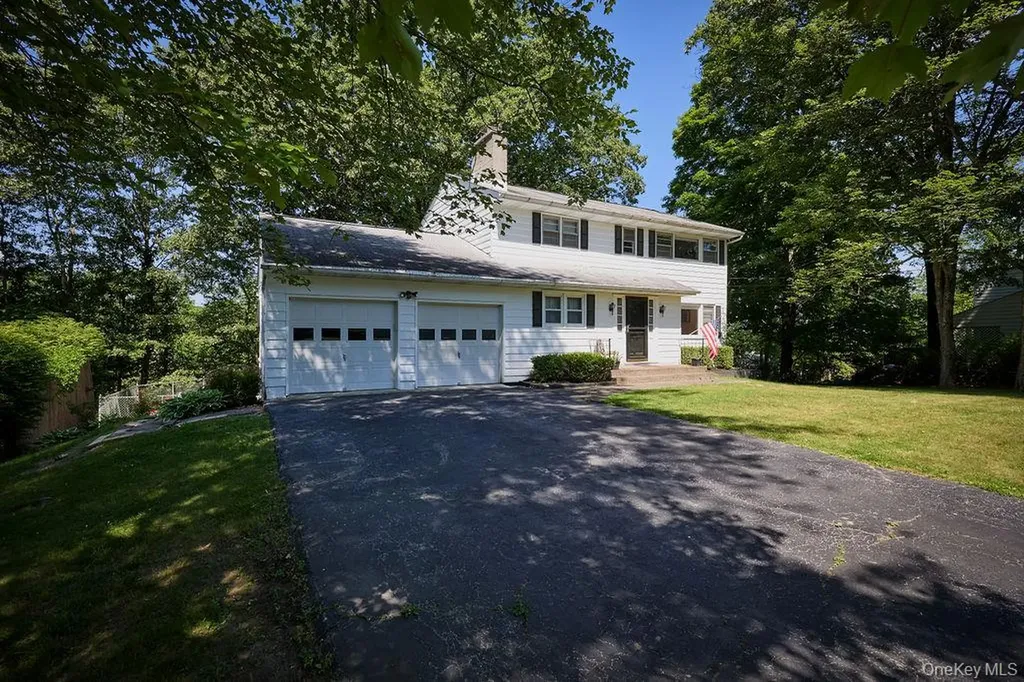 152 Bart Drive Poughkeepsie NY 12603