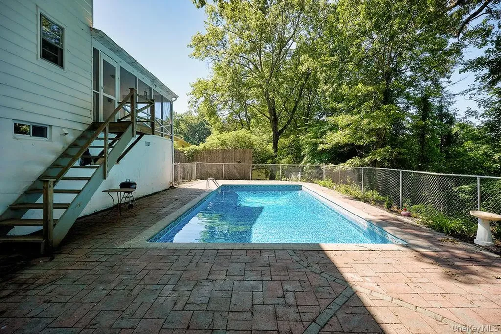 152 Bart Drive Poughkeepsie NY 12603