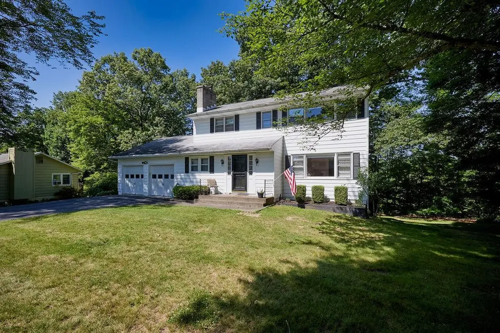 152 Bart Drive Poughkeepsie NY 12603