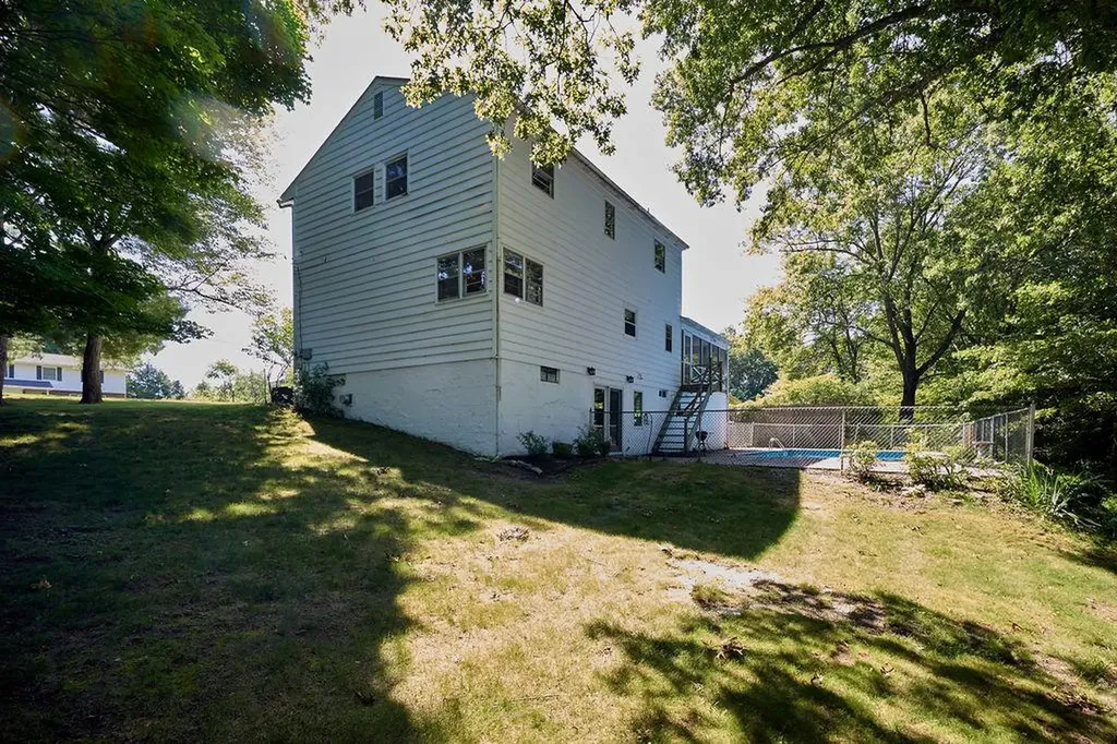 152 Bart Drive Poughkeepsie NY 12603