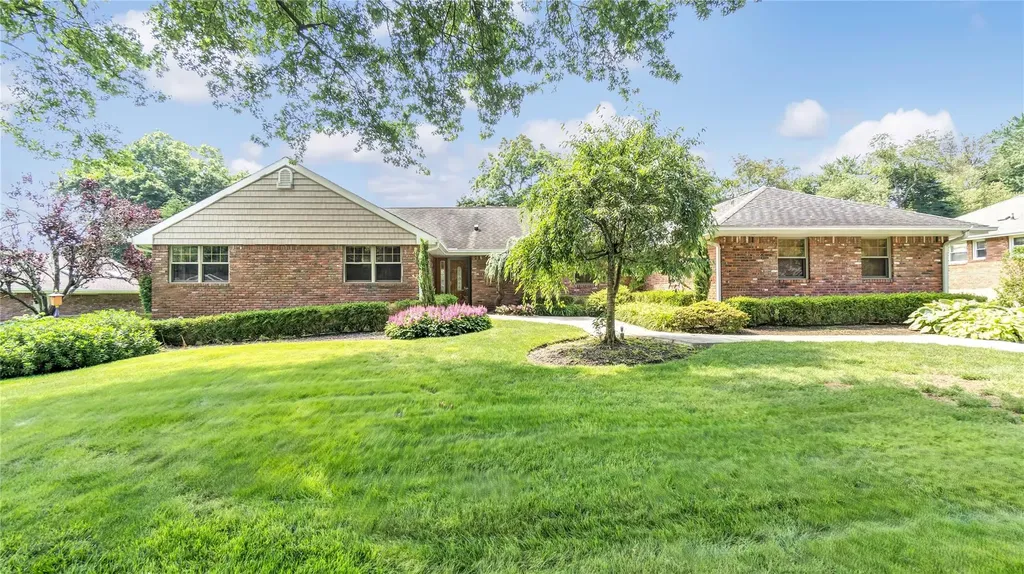 21 Edwards Lane Glen Cove NY 11542