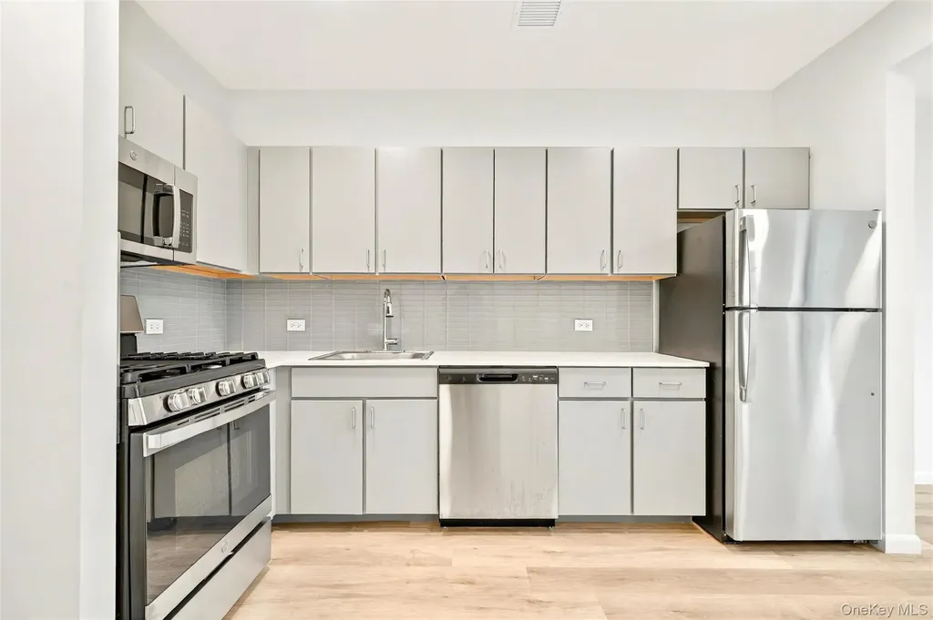 359 Bronx River Avenue Bronx NY 10473
