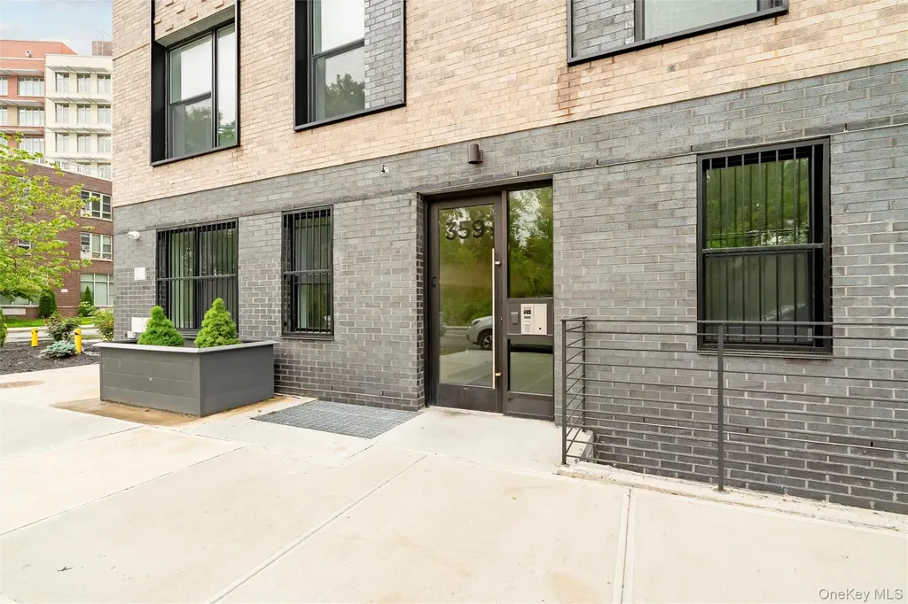 359 Bronx River Avenue Bronx NY 10473
