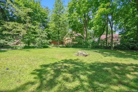 858 Pleasantville Road Briarcliff Manor NY 10510