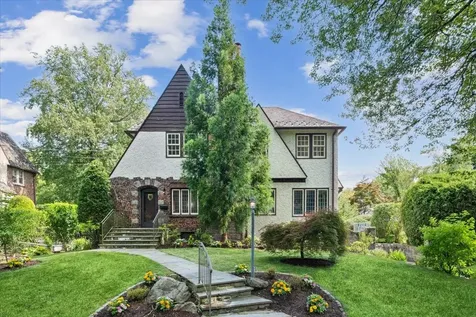 184 Bon Air Avenue New Rochelle NY 10804