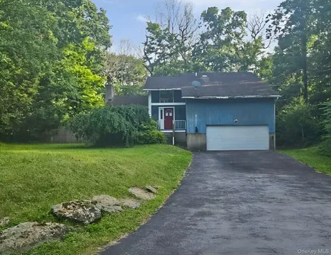 6 White Oaks Road Hyde Park NY 12538