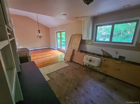 6 White Oaks Road Hyde Park NY 12538