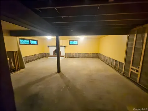 6 White Oaks Road Hyde Park NY 12538