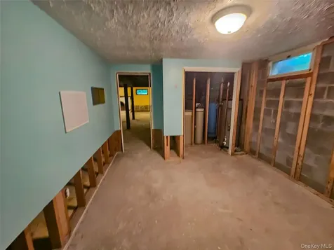 6 White Oaks Road Hyde Park NY 12538