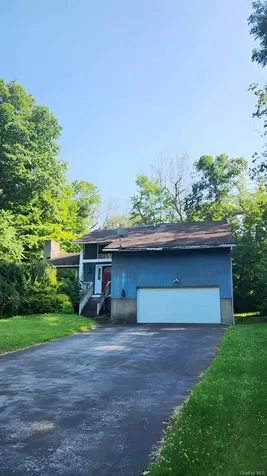 6 White Oaks Road Hyde Park NY 12538