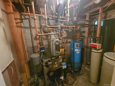 6 White Oaks Road Hyde Park NY 12538