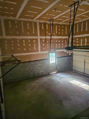 6 White Oaks Road Hyde Park NY 12538