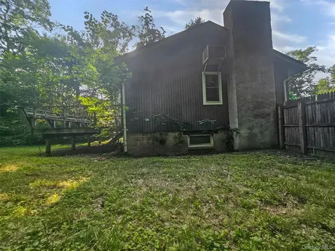 6 White Oaks Road Hyde Park NY 12538