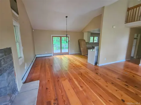 6 White Oaks Road Hyde Park NY 12538