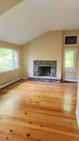 6 White Oaks Road Hyde Park NY 12538