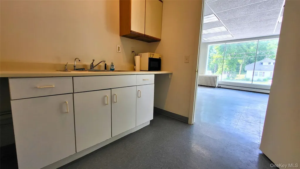 73-75 West Road Pleasant Valley NY 12569