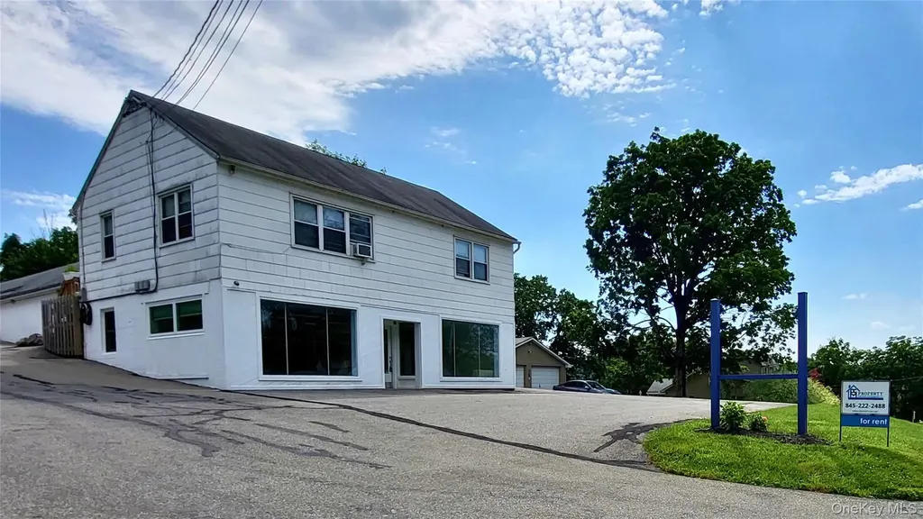 73-75 West Road Pleasant Valley NY 12569