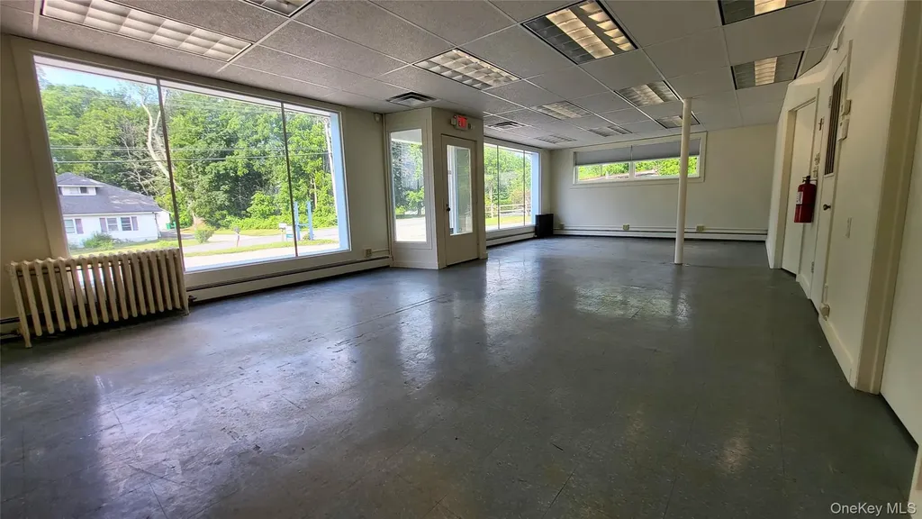 73-75 West Road Pleasant Valley NY 12569