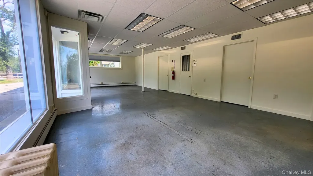 73-75 West Road Pleasant Valley NY 12569