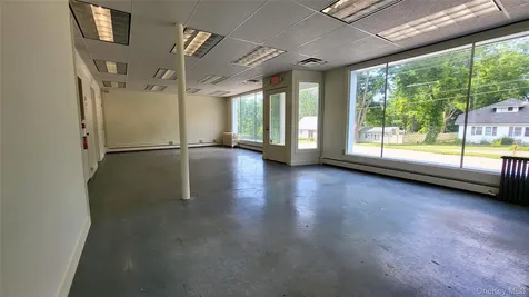 73-75 West Road Pleasant Valley NY 12569