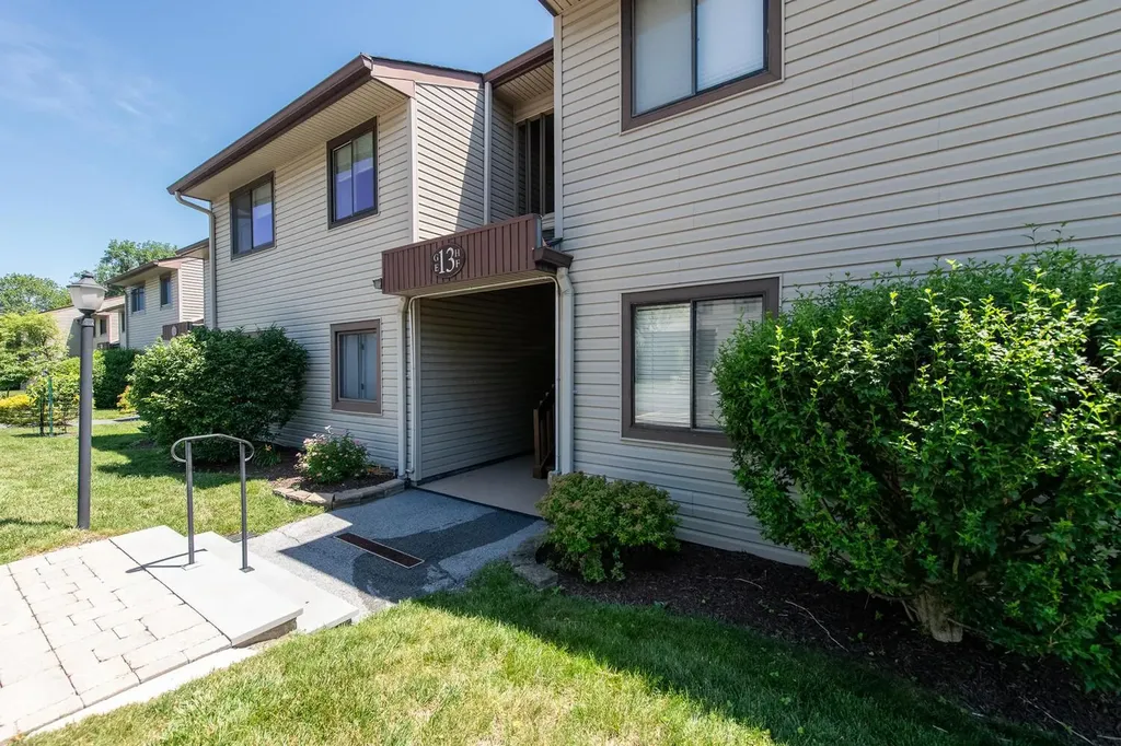 13 Knightsbridge Poughkeepsie NY 12603