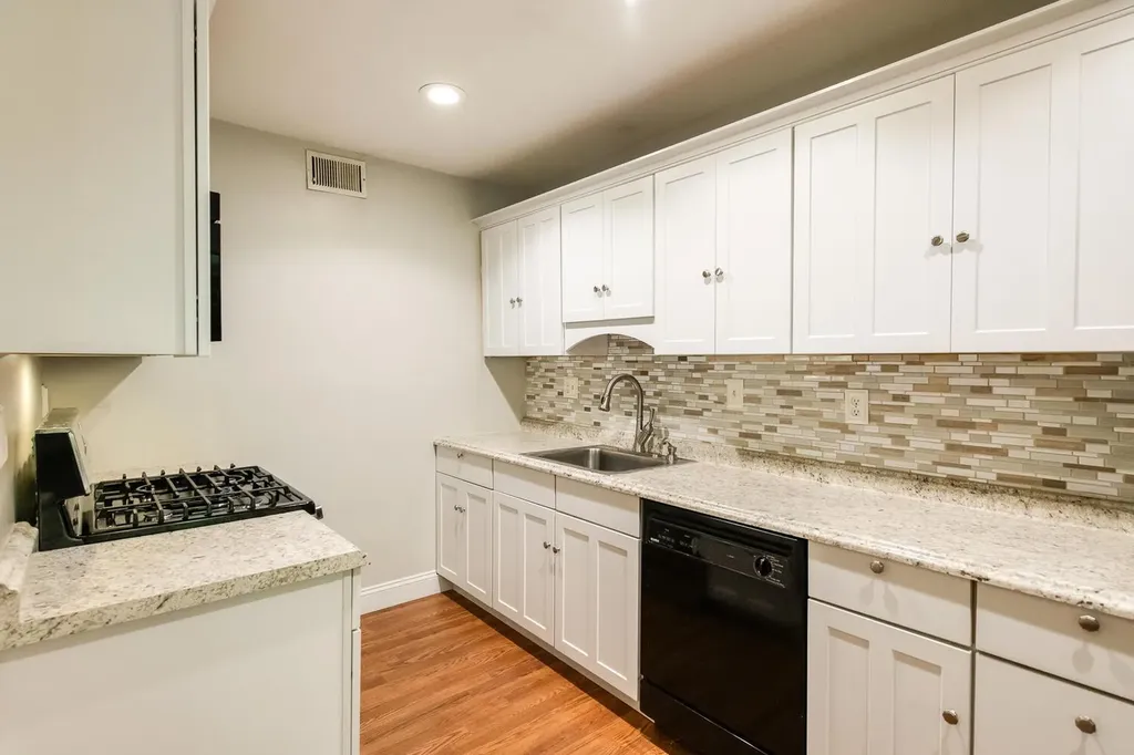 13 Knightsbridge Poughkeepsie NY 12603