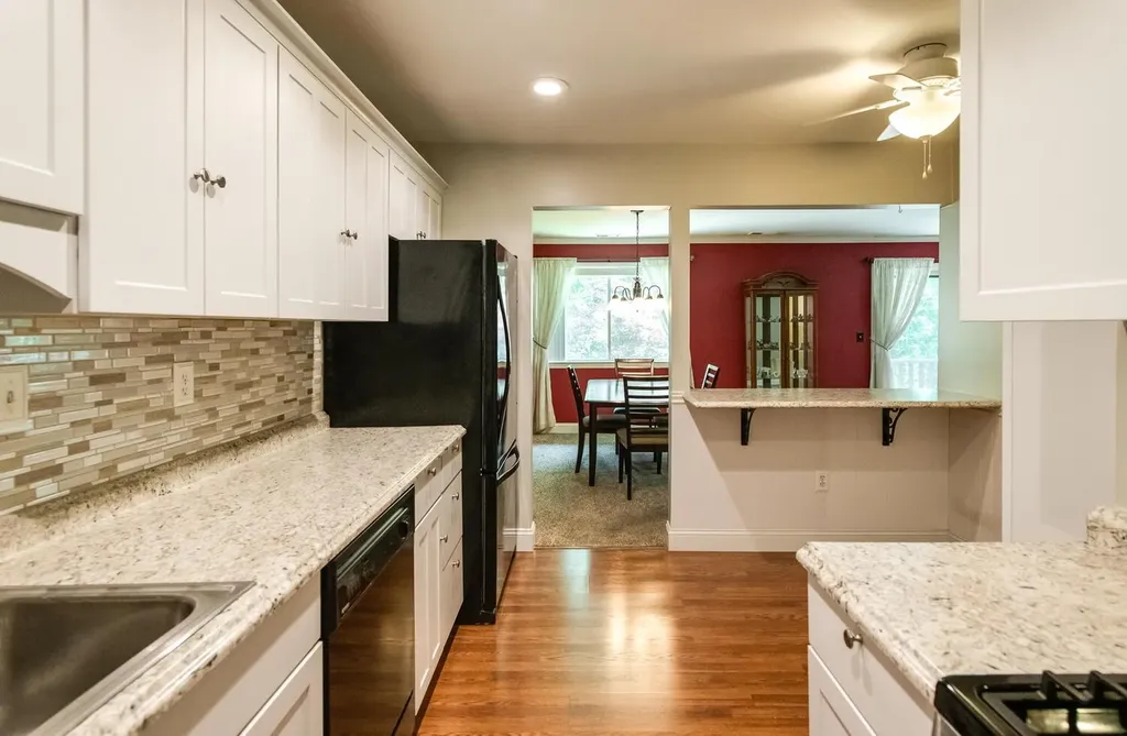 13 Knightsbridge Poughkeepsie NY 12603