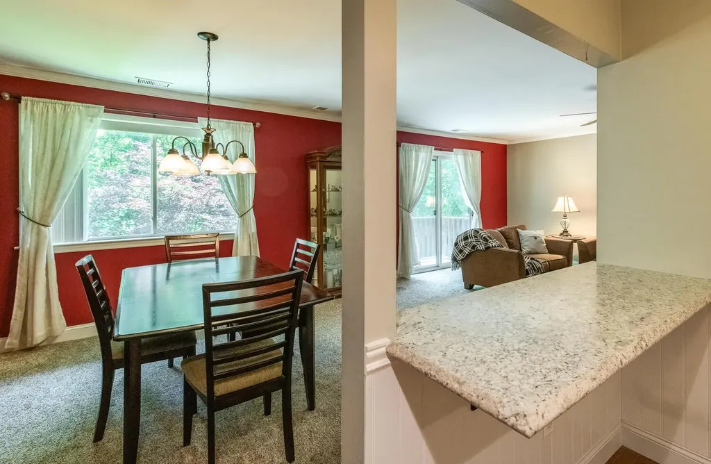 13 Knightsbridge Poughkeepsie NY 12603