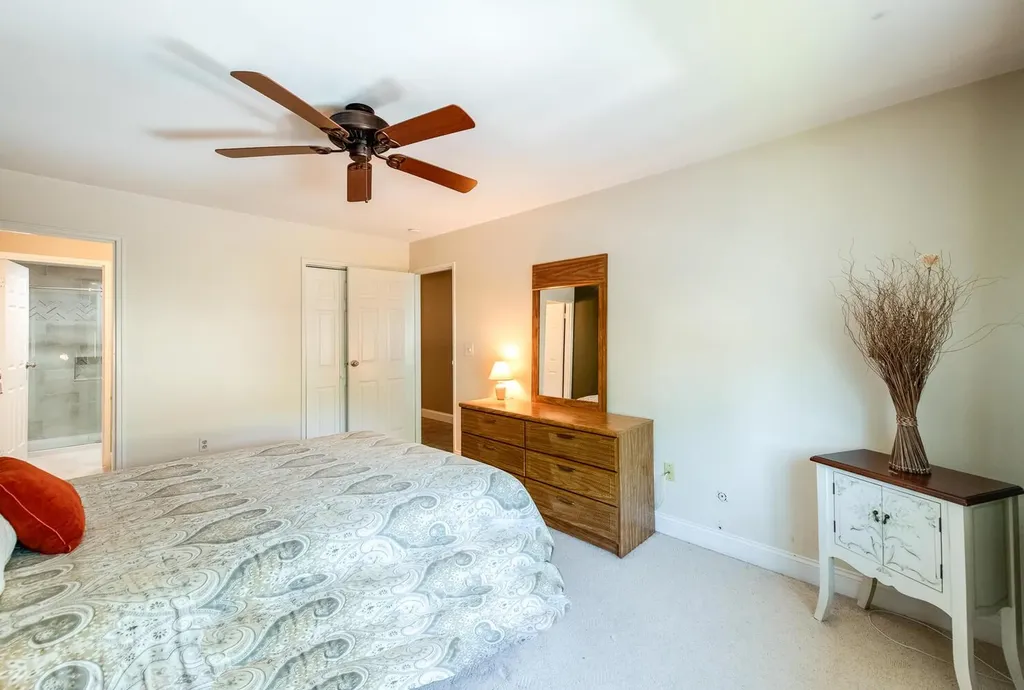 13 Knightsbridge Poughkeepsie NY 12603