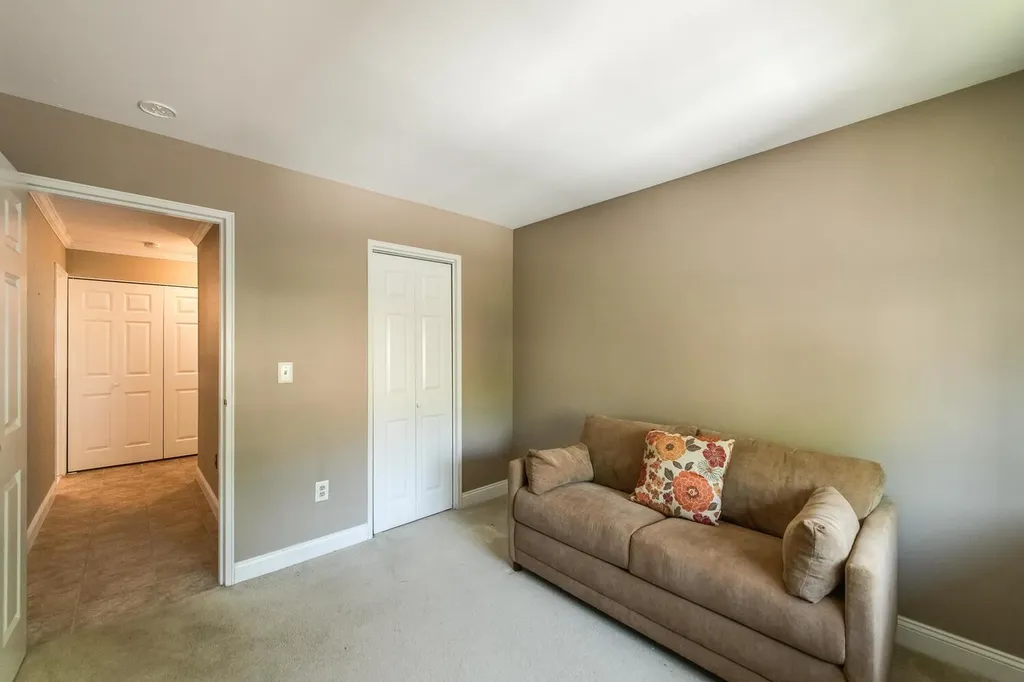 13 Knightsbridge Poughkeepsie NY 12603
