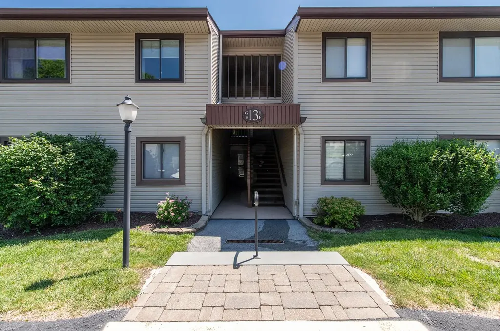 13 Knightsbridge Poughkeepsie NY 12603