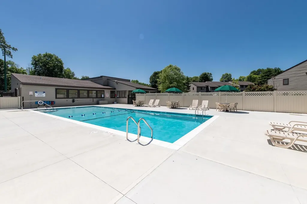 13 Knightsbridge Poughkeepsie NY 12603