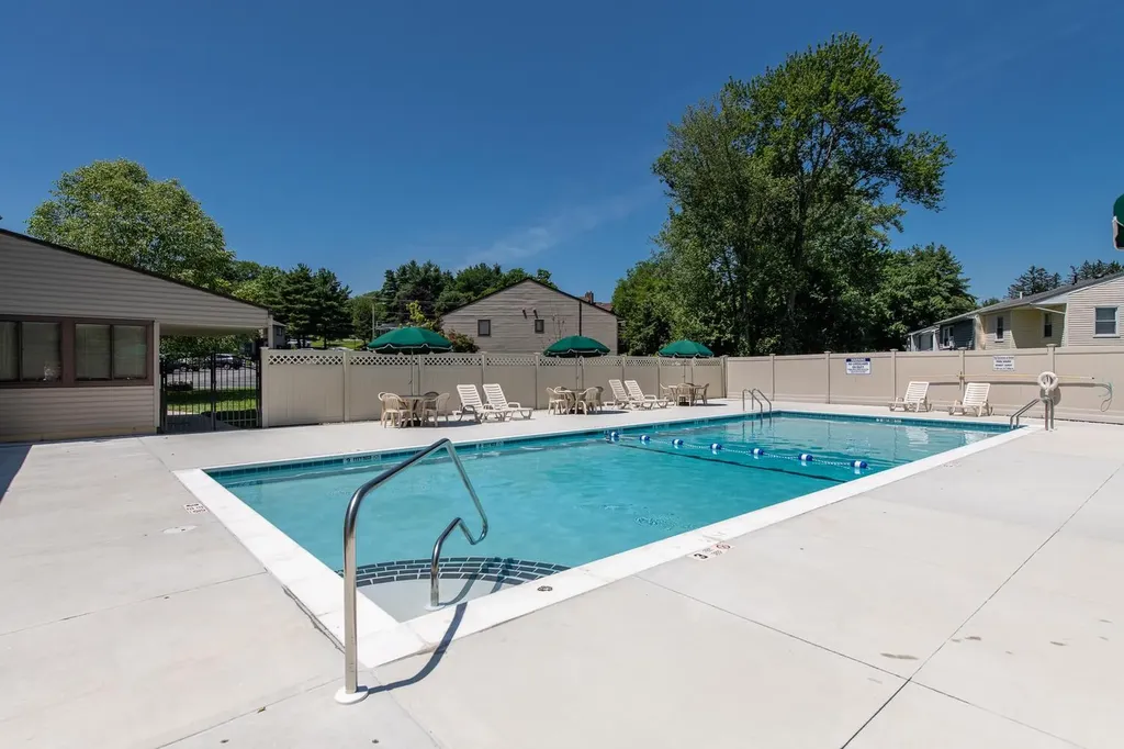 13 Knightsbridge Poughkeepsie NY 12603