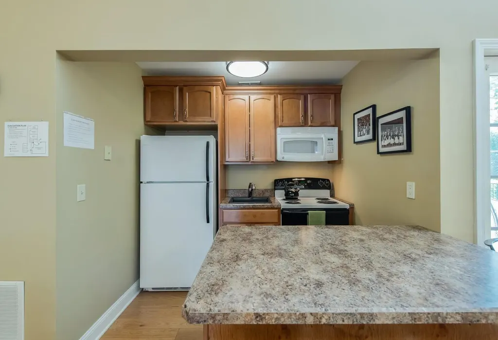 13 Knightsbridge Poughkeepsie NY 12603