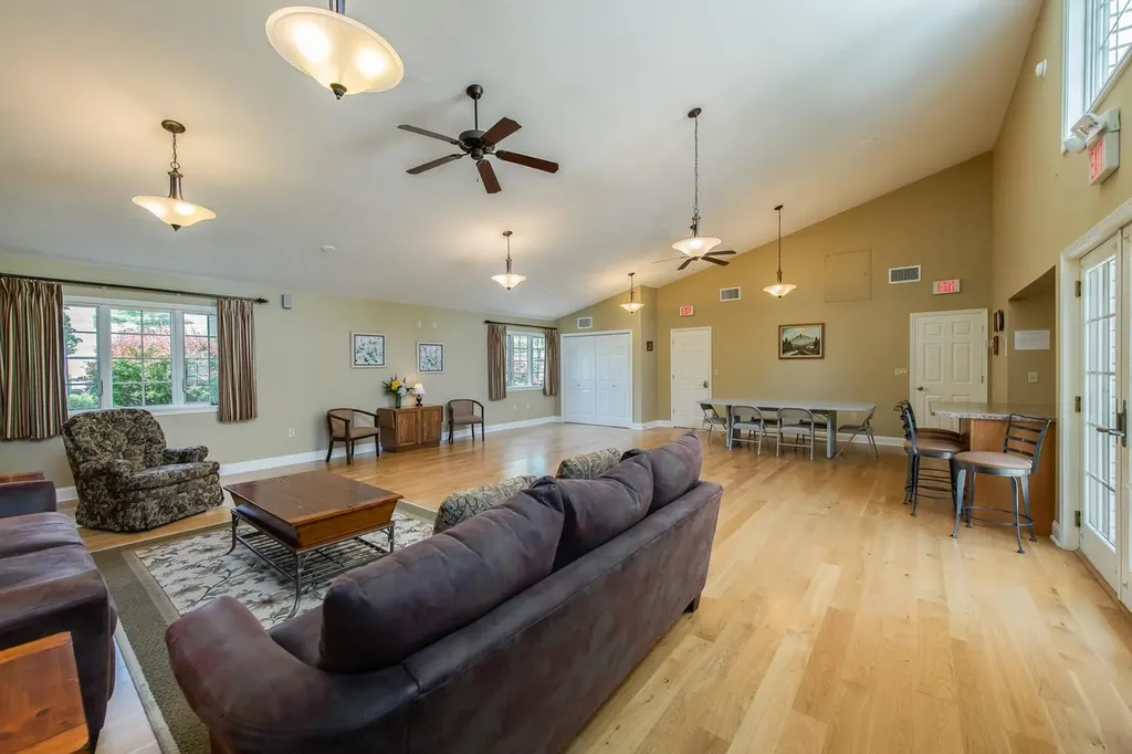 13 Knightsbridge Poughkeepsie NY 12603