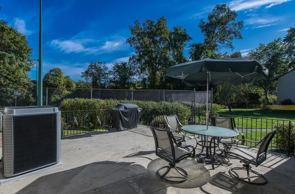 13 Knightsbridge Poughkeepsie NY 12603
