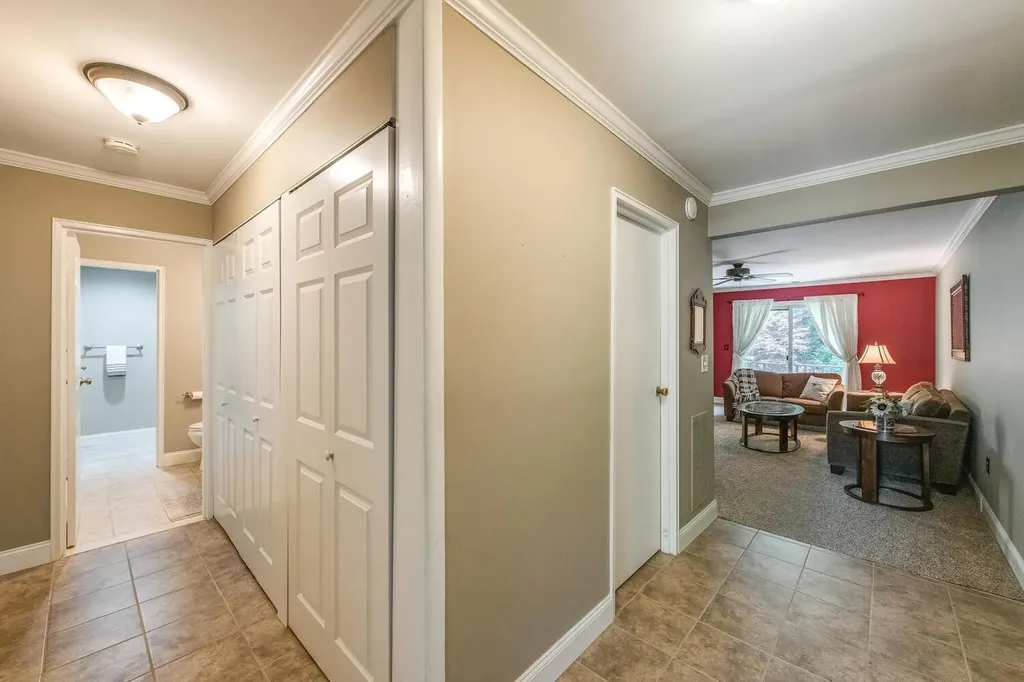 13 Knightsbridge Poughkeepsie NY 12603