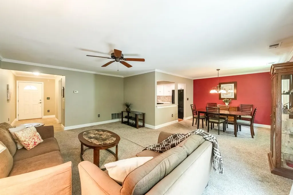 13 Knightsbridge Poughkeepsie NY 12603