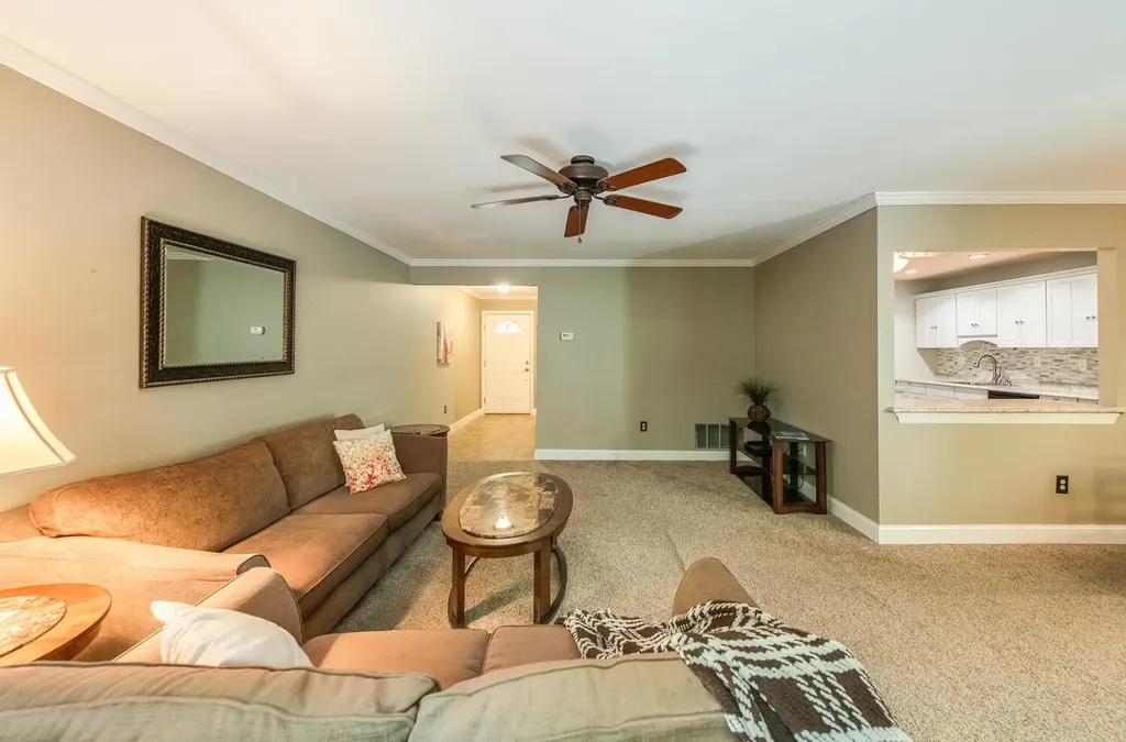13 Knightsbridge Poughkeepsie NY 12603