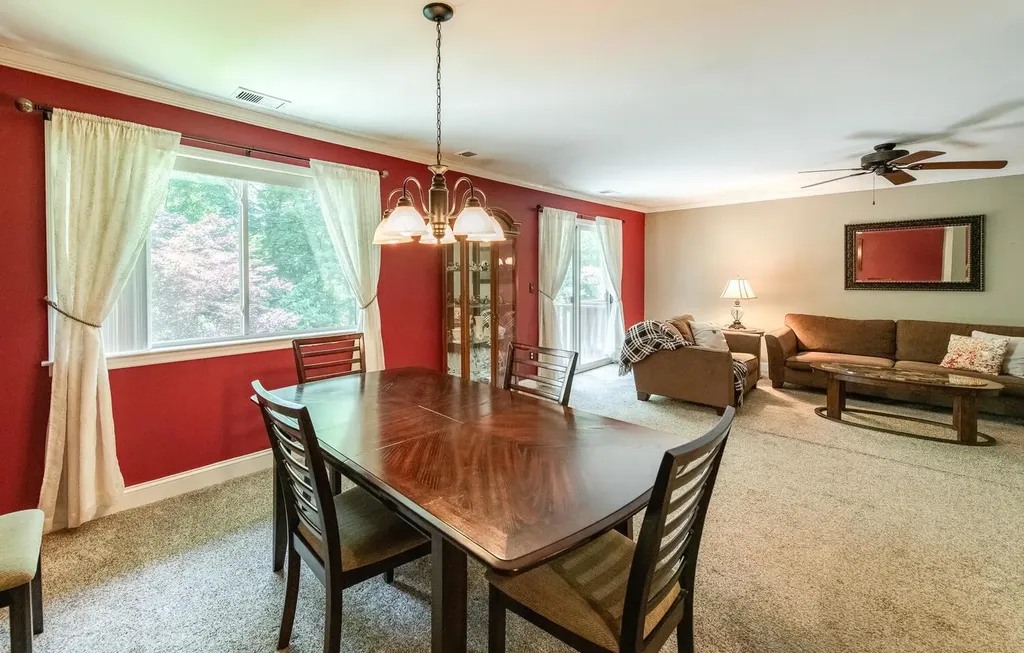 13 Knightsbridge Poughkeepsie NY 12603