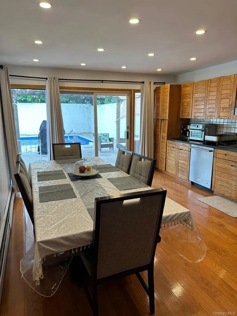 151-60 7 Avenue Whitestone NY 11357