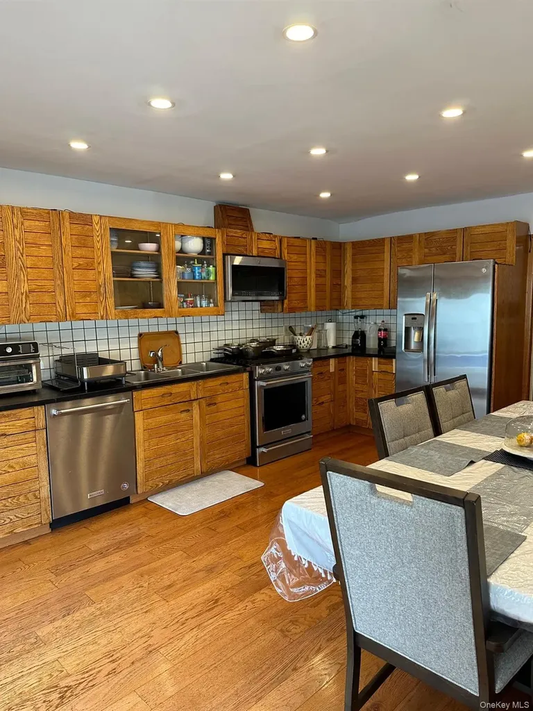 151-60 7 Avenue Whitestone NY 11357