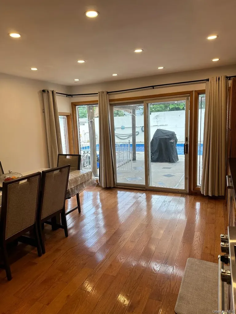 151-60 7 Avenue Whitestone NY 11357