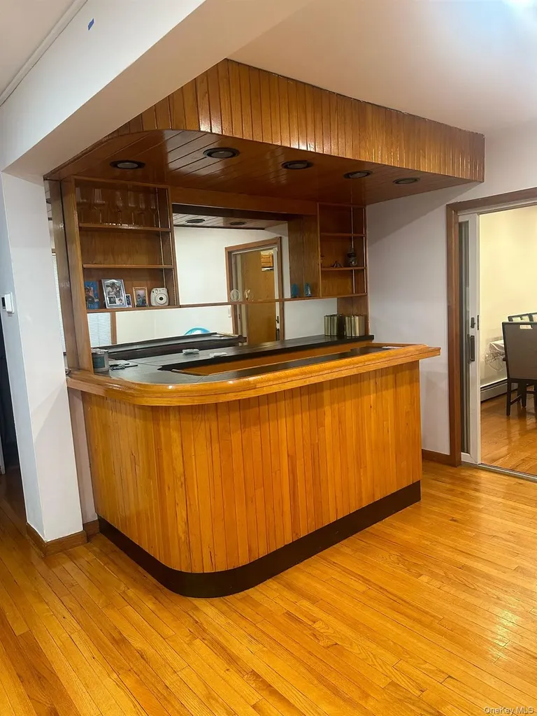 151-60 7 Avenue Whitestone NY 11357